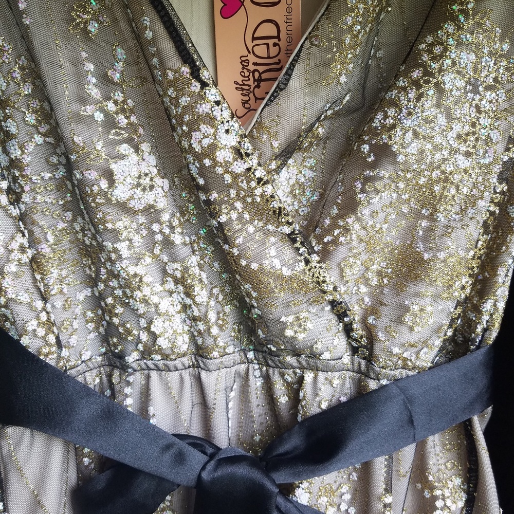 Dress - Picture 4 of 4